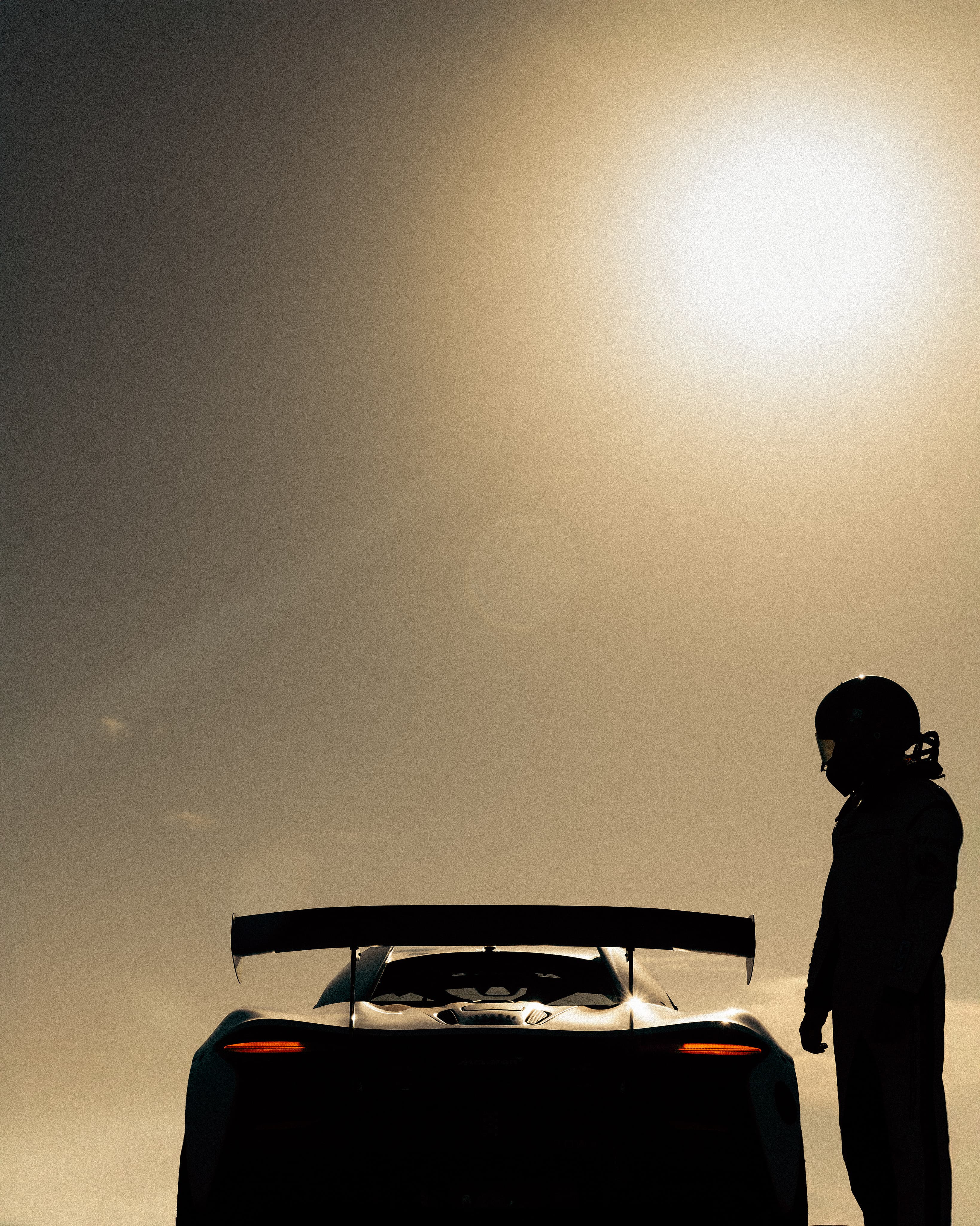 mclaren artura gt4 trophy