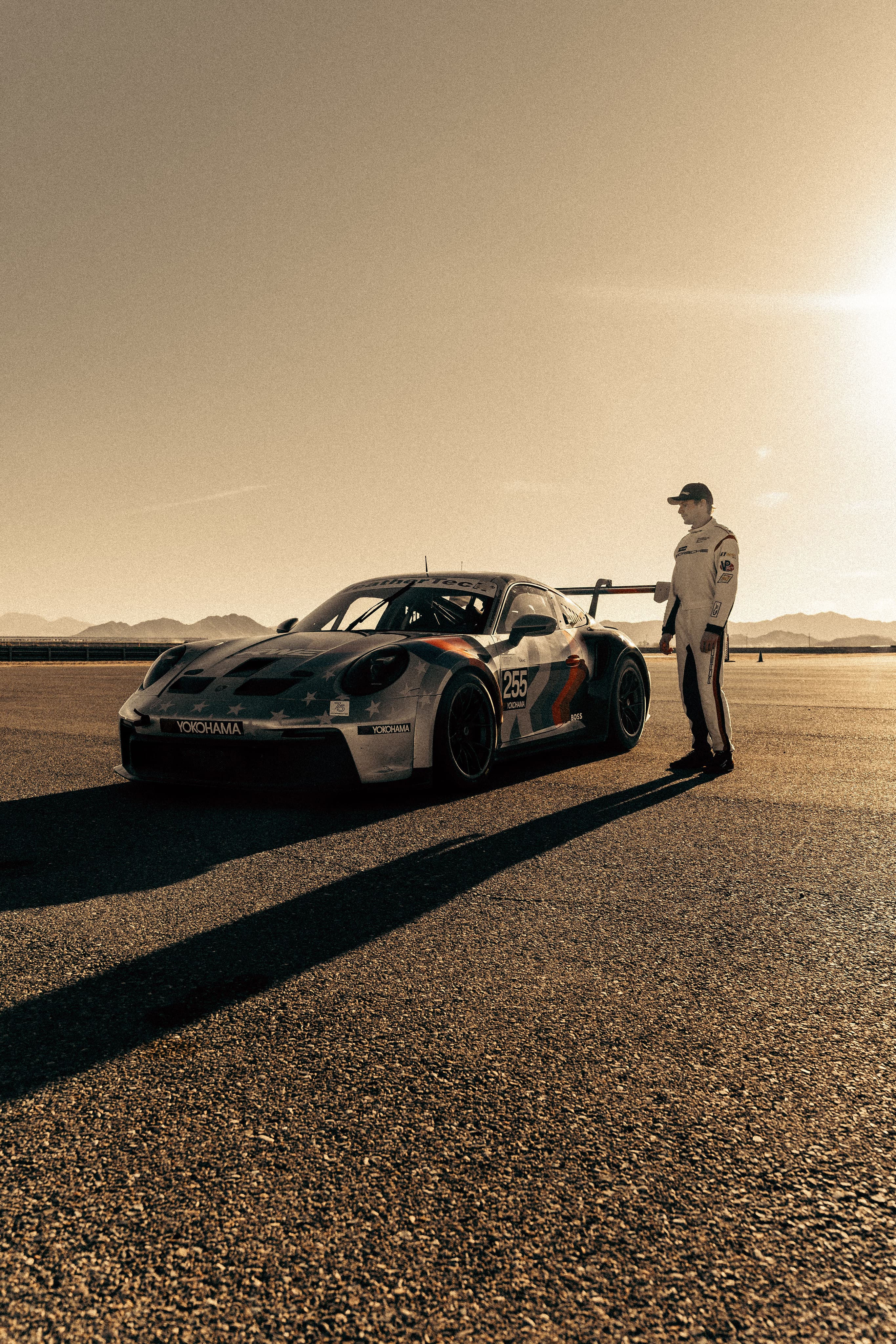 mclaren artura gt4 trophy